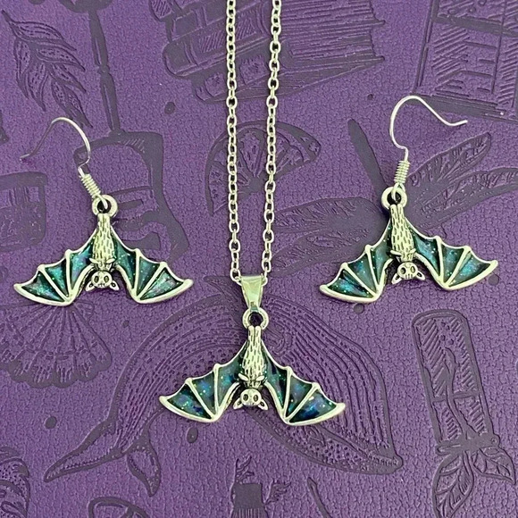 Stainless Steel Bat Halloween Necklace Earring Set New - Picture 1 of 3